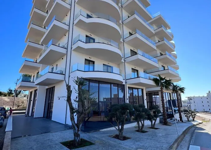 Diana - Peaceful Escape * Sarande